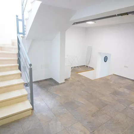 Illari Villa *